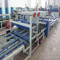 Machines de fabrication de portes en panneaux muraux en EPS avec une capacité de production de 150 feuilles