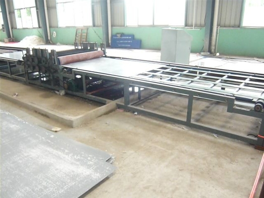Machine de fabrication de tuiles de toit de haute résistance pour 3 mm - 6 mm Épaisseur 6 m Longueur maximale