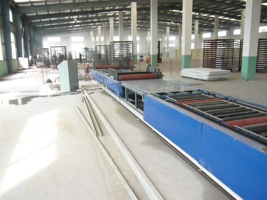 Machine de fabrication de tuiles de toit de haute résistance pour 3 mm - 6 mm Épaisseur 6 m Longueur maximale