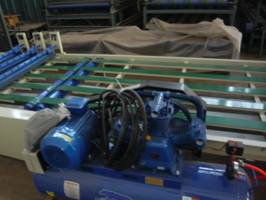 Machines de fabrication de portes pour porte en acier à haute efficacité énergétique 1,5 * 18 m