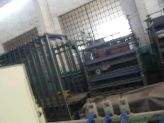 Machines de fabrication de portes pour porte en acier à haute efficacité énergétique 1,5 * 18 m