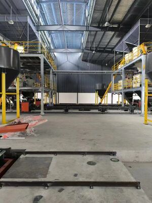 Machine de formation de panneaux muraux équipée d'une ligne de production de panneaux de support de tuiles isolantes XPS