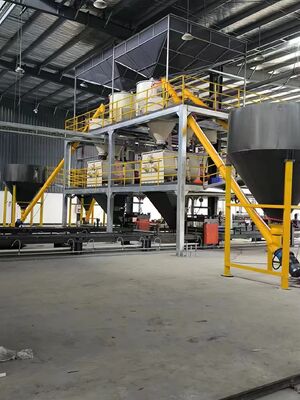 Machine à bois de paille avec une teneur en humidité de la matière première de 8 à 12% et une largeur de produit de sortie de 600 à 2000 mm pour une température de fonctionnement optimale de 20 à 80 °C