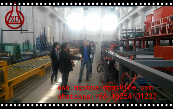 Machine de fabrication de carreaux de toiture préfabriquée à l'oxyde de magnésium / ligne de production Certificat CE