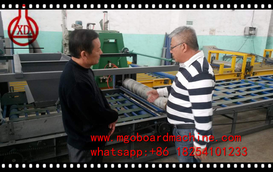 Machine de fabrication de carreaux de toiture préfabriquée à l'oxyde de magnésium / ligne de production Certificat CE