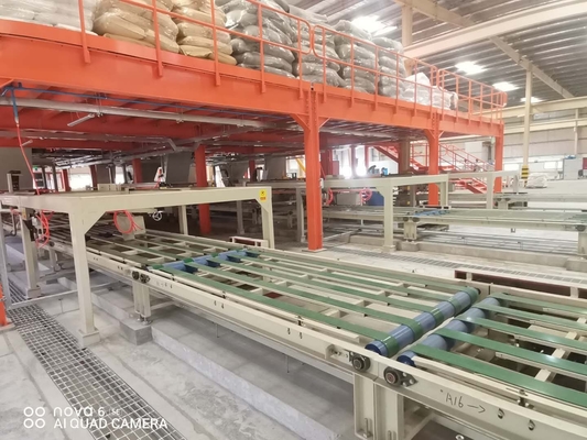2400mm longueur de la carte ligne de production de la carte de ciment avec une coupe lisse et précise