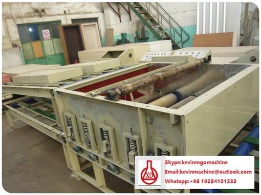 Chaîne de production creuse de panneau de MgO de panneau de mur de sandwich avec la capacité de production de 2500 feuilles