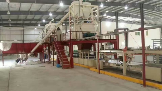 Chaîne de production automatique de panneau de mur de ciment de fibre de structure compacte